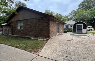 $750 - 2 bedroom/ 1 bathroom - Duplex