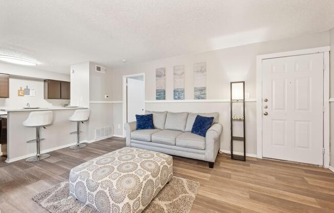 1 bed, 1 bath, 650 sqft, $1,099