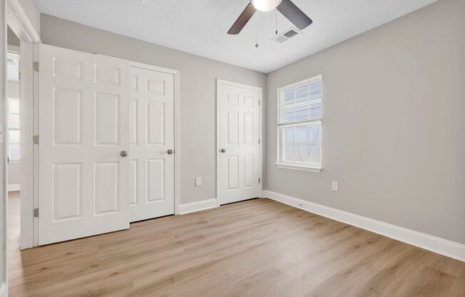 889 N MATTHEWS RD