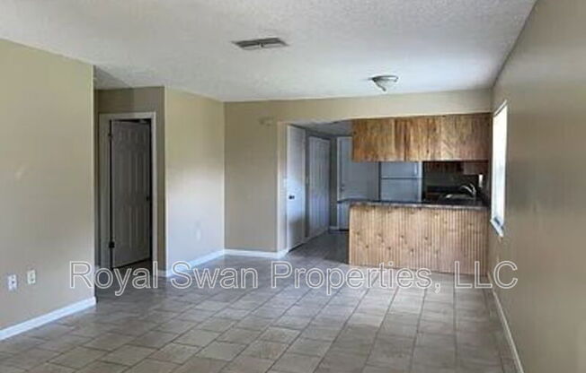 726 ZELLA LN
