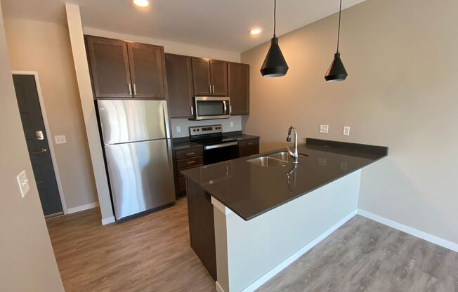 Studio, 1 bath, 611 sqft, $1,030, Unit 113