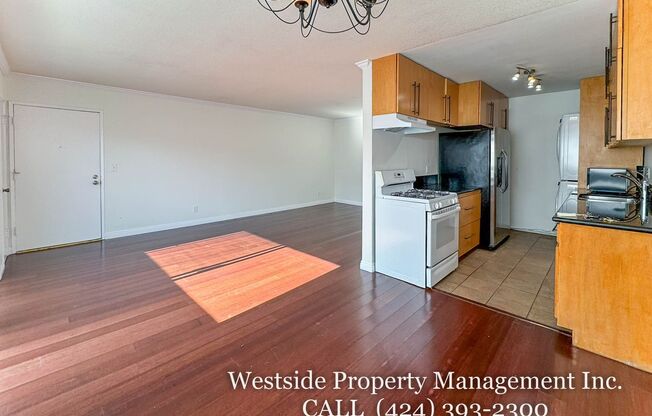 1827 S Barrington Ave Apt 105