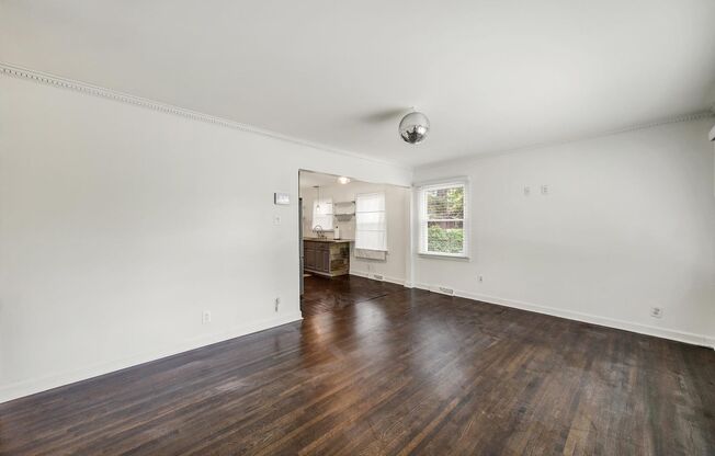 Lovely Three Bed One Bath Ranch Home in Windsor Park