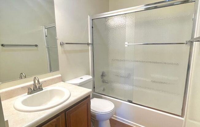 2 beds, 1 bath, 780 sqft, $1,106, Unit VC-331