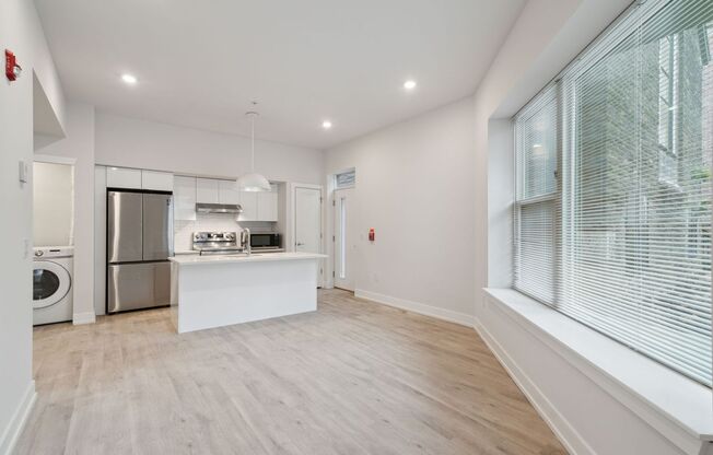 1 bed, 1 bath, 620 sqft, $1,745, Unit A101