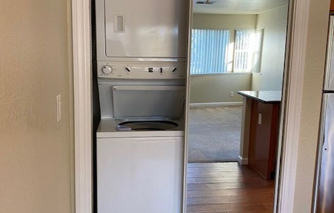 2 beds, 1 bath, 825 sqft, $1,820, Unit 250