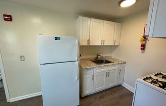 1 bed, 1 bath, $1,200, Unit Unit 5