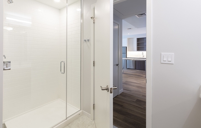 Studio, 1 bath, 892 sqft, $4,395, Unit 616