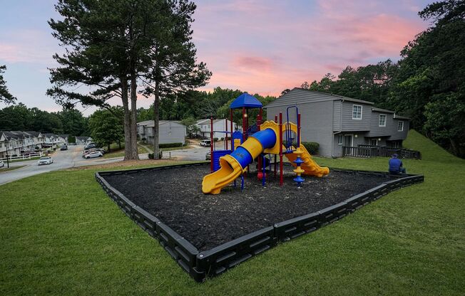 3 beds, 1.5 baths, 1,200 sqft, $1,599, Unit 05C