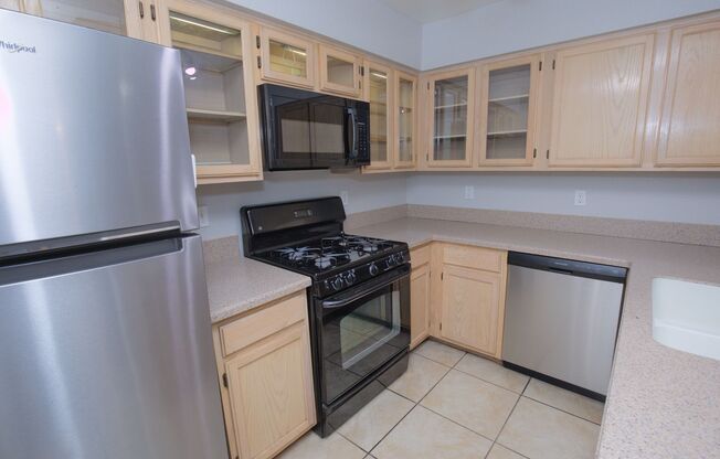 2 beds, 2 baths, $1,200, Unit # #C