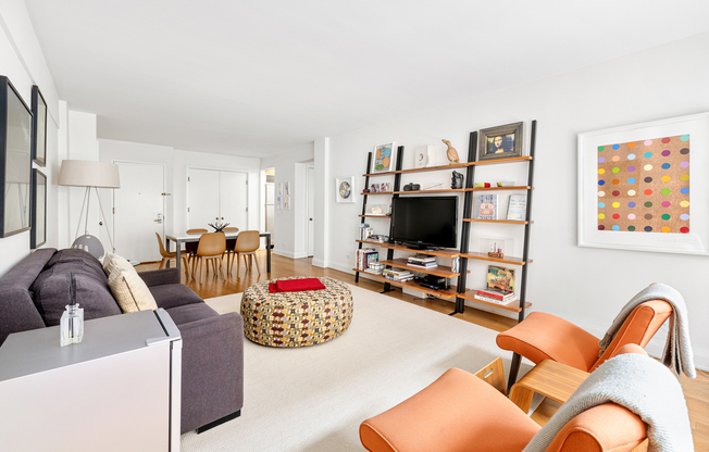 211 E 51 ST