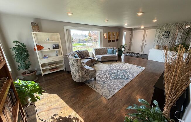 Beautiful Fully Furnished 3-Bedroom Home in Desirable West Valley!