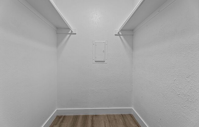 1 bed, 1 bath, 495 sqft, $1,275, Unit 216