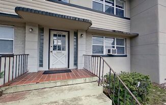 Chaming 2-Bed apartment on Atlantic Blvd!