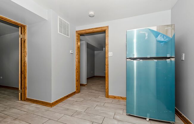 2 beds, 1 bath, $1,250, Unit 6519-Bsmt