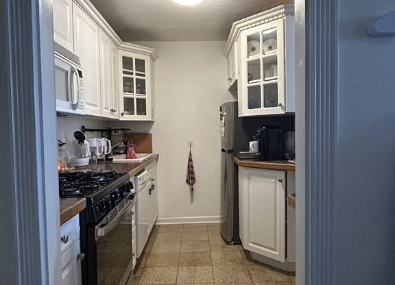 1 bed, 1 bath, 710 sqft, $2,700, Unit 1204