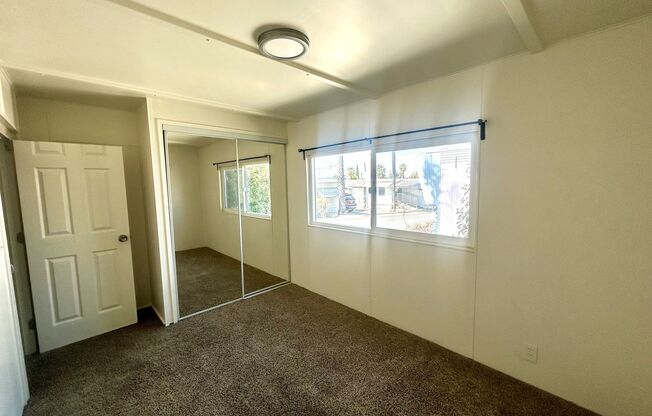 2 beds, 1 bath, $1,600, Unit 87