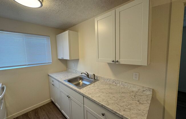 1 bed, 1 bath, $870, Unit Unit 5