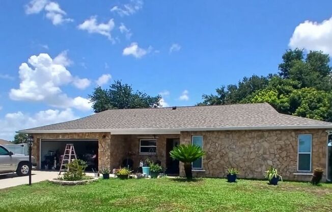 Beautifully Remodeled Rental Home 4/3