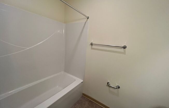 1 bed, 1 bath, 705 sqft, $1,395, Unit 106