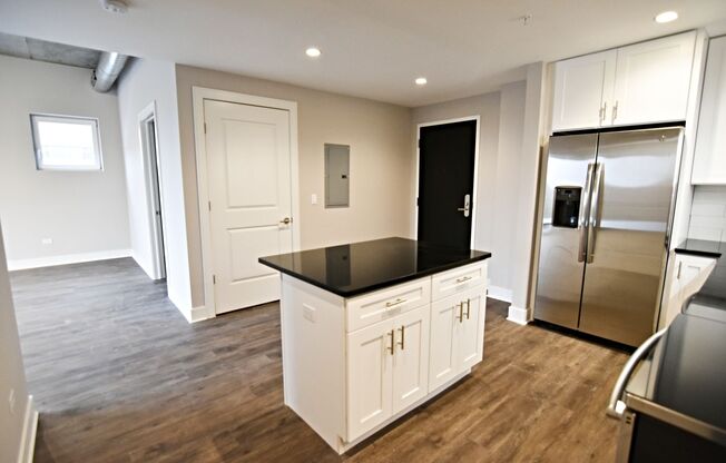 3 beds, 2 baths, 1,215 sqft, $4,800, Unit 3833-301