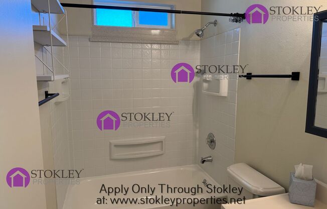 2 beds, 1 bath, $2,095, Unit Oakland Blv 1440 #09