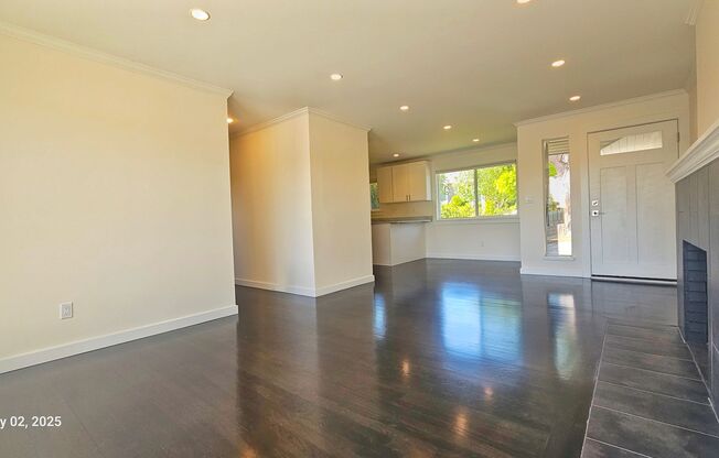 3 Bed, 2 Bath Apartment in Prime Roosevelt location