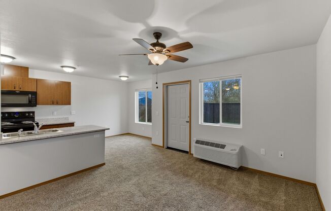 1 bed, 1 bath, 725 sqft, $1,495, Unit 1925-114
