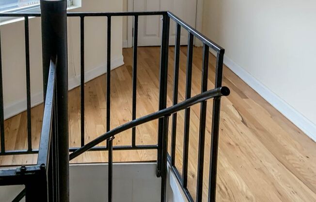 3 beds, 2 baths, 1,585 sqft, $3,950, Unit 2318-3R