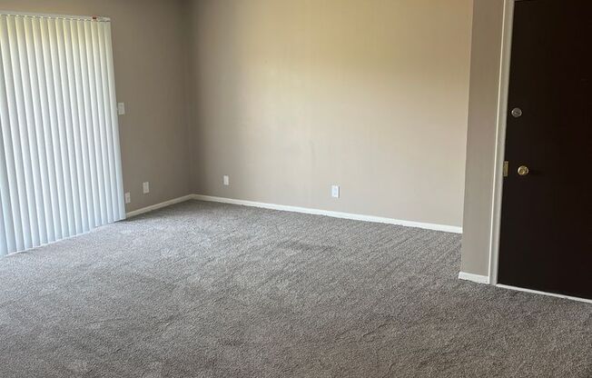 2 beds, 1 bath, 948 sqft, $1,179, Unit 059