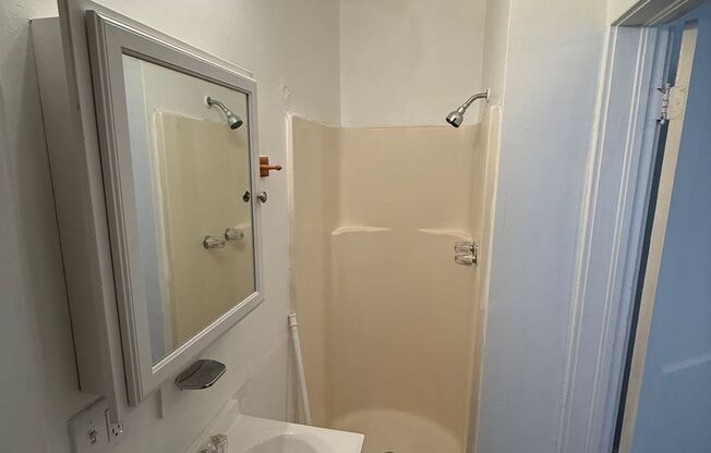 1 bed, 1 bath, $1,150, Unit 1208-1