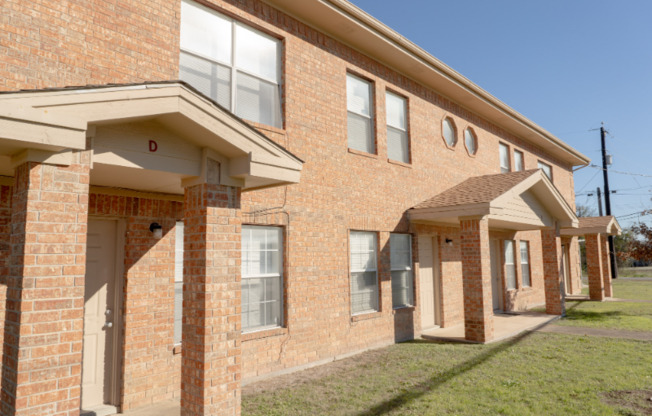 300 VETERANS DR