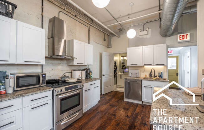 3953 W SHAKESPEARE