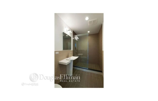2 beds, 2 baths, 1,113 sqft, $5,900, Unit 5D