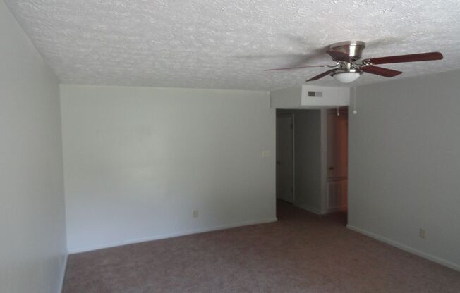 3 beds, 2 baths, $1,350