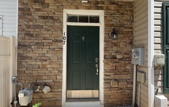 2201 RAVEN RD