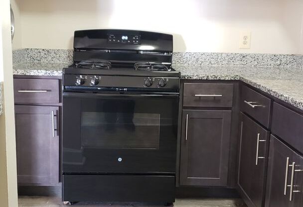 2 beds, 1.5 baths, 1,050 sqft, $2,025, Unit 3347 #101