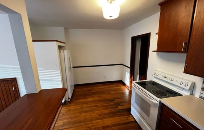 1 bed, 1 bath, 775 sqft, $1,495