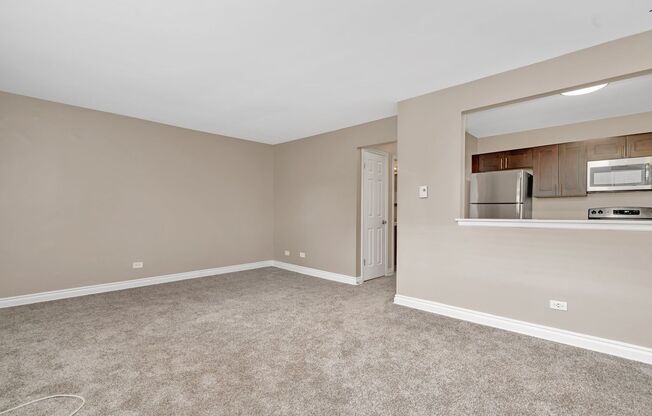 2 beds, 1 bath, 783 sqft, $1,650, Unit 33-24 Iron Gate