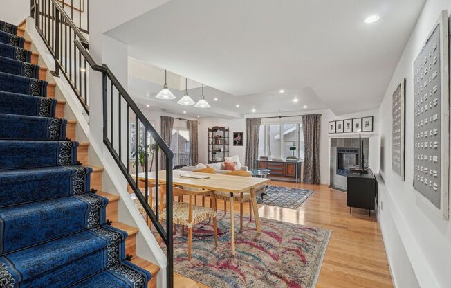 GORGEOUS BRICK TOWNHOME 2BD/3BA+LOFT- CHERRY CREEK, CO AVAILABLE 7/18!