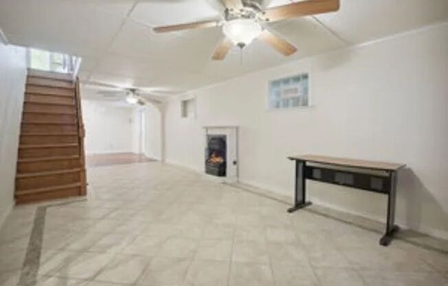 3 beds, 2.5 baths, $3,550