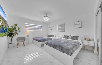 290 NE 159th St