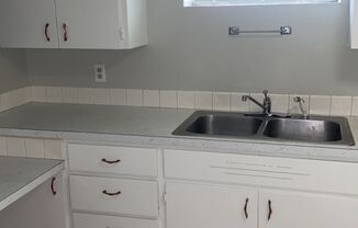 Charming units in a Histroic Building- Quiet Location near downtown