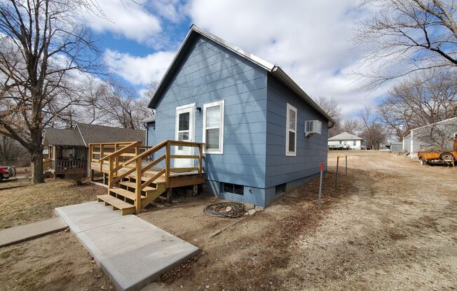 Remodeled, nice and clean house in Clay Center, KS