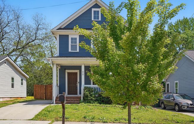 AVAILABLE-GREAT HOME IN THE HEART OF RALEIGH COME SEE TODAY!