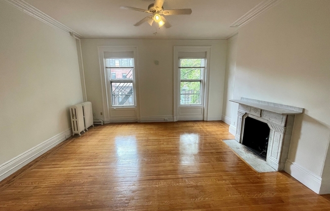 Studio, 1 bath, 375 sqft, $2,200, Unit 8