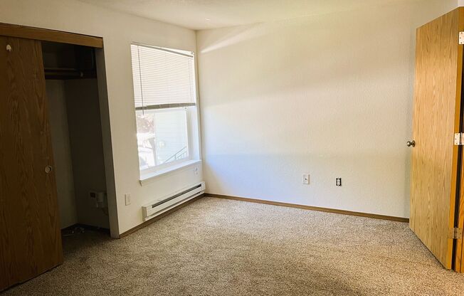 Amazing Top Floor 1 bedroom Apartment In Lake Oswego, Coming Soon!!!