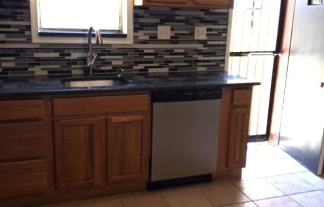 2445 East Huntingdon Street