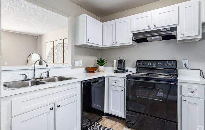 2 beds, 2 baths, 784 sqft, $1,595