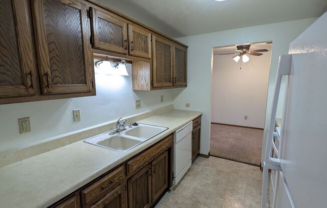 2 beds, 2 baths, 1,034 sqft, $1,229, Unit 1401 076